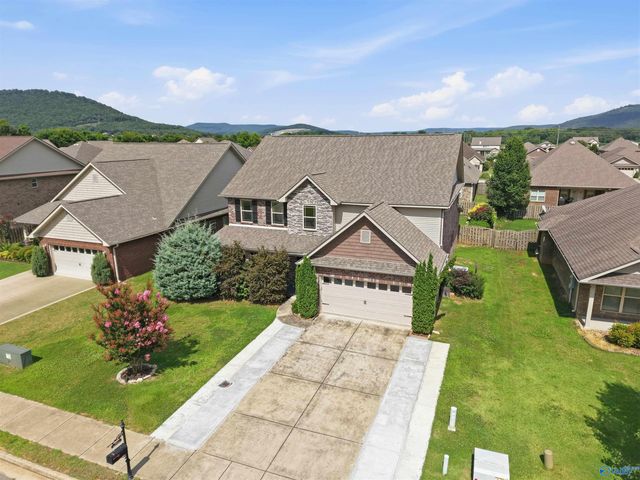 3011 Magnolia Leaf Circle SE, Owens Cross Roads, AL 35763