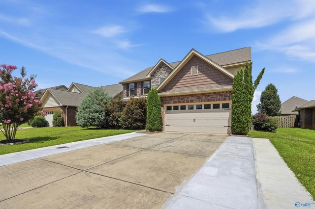 3011 Magnolia Leaf Circle SE, Owens Cross Roads, AL 35763