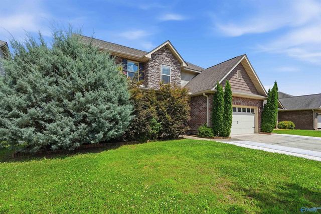 3011 Magnolia Leaf Circle SE, Owens Cross Roads, AL 35763