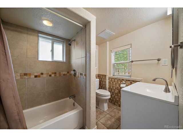 36 Reed Pl, Longmont, CO 80504