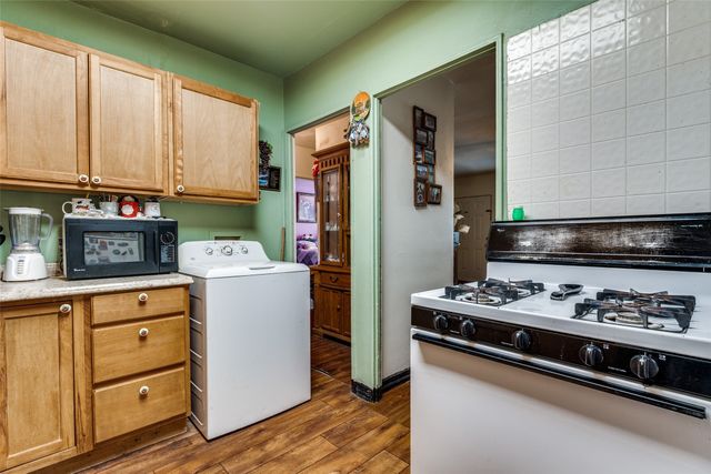 2833 Falls Drive, Dallas, TX 75211