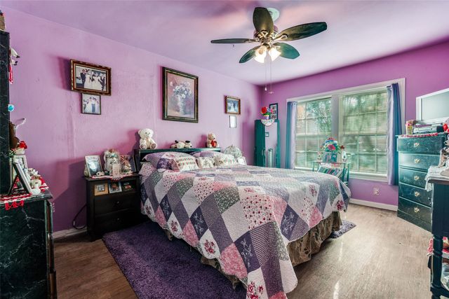 2833 Falls Drive, Dallas, TX 75211