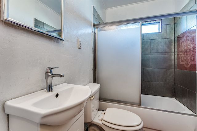 2833 Falls Drive, Dallas, TX 75211