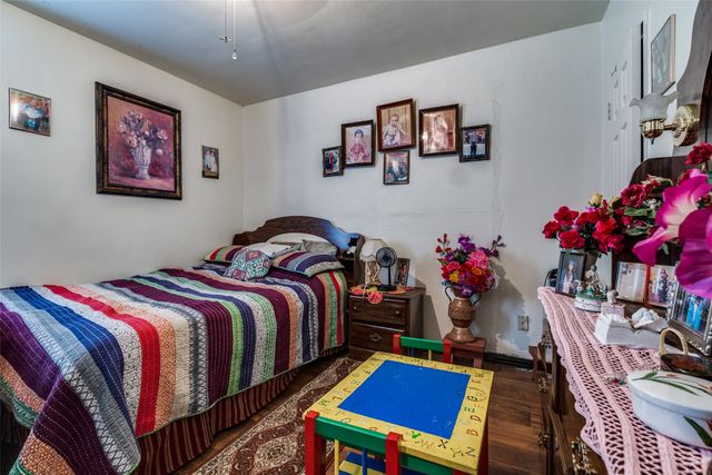 2833 Falls Drive, Dallas, TX 75211