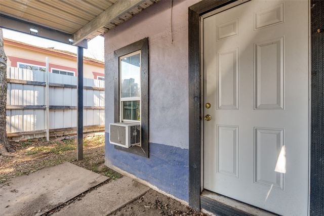 2833 Falls Drive, Dallas, TX 75211