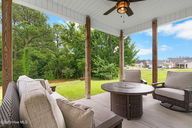 380 Avendale Drive, Rocky Point, NC 28457