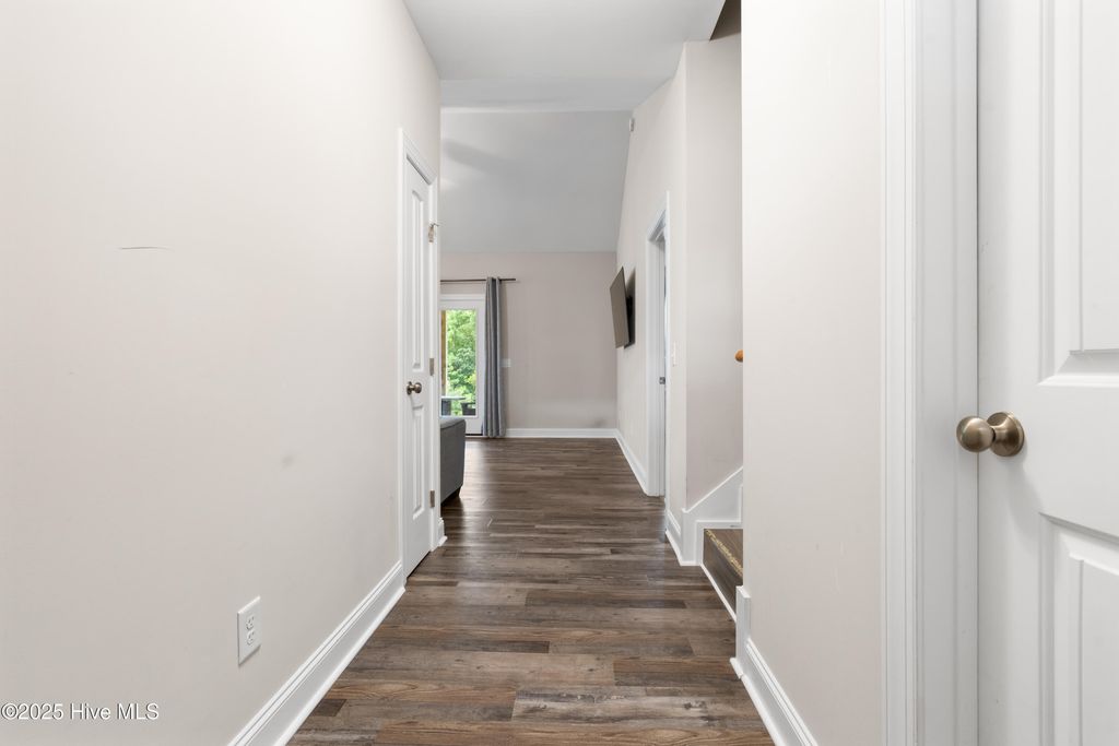 380 Avendale Drive, Rocky Point, NC 28457