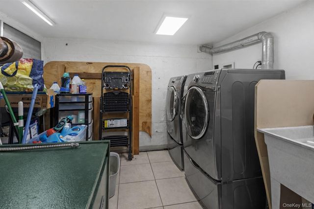 5643 195th Street, Fresh Meadows, NY 11365