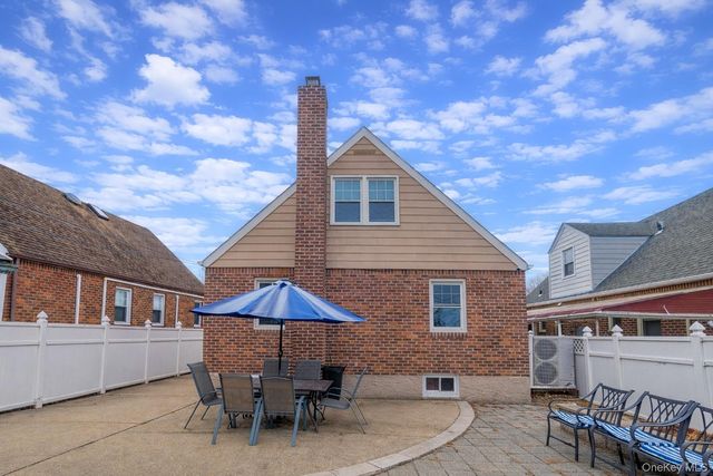 5643 195th Street, Fresh Meadows, NY 11365