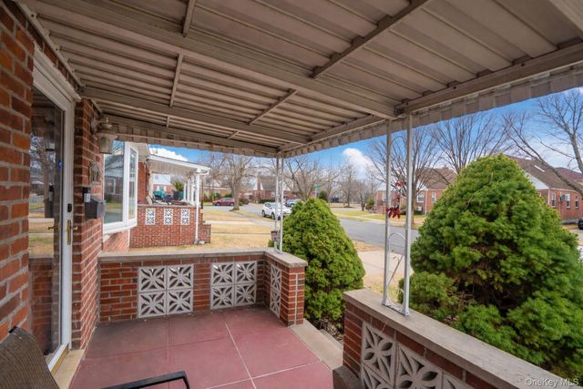 5643 195th Street, Fresh Meadows, NY 11365