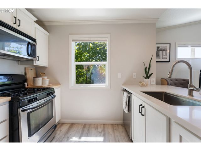 15056 Nw CENTRAL Dr 702, Portland, OR 97229