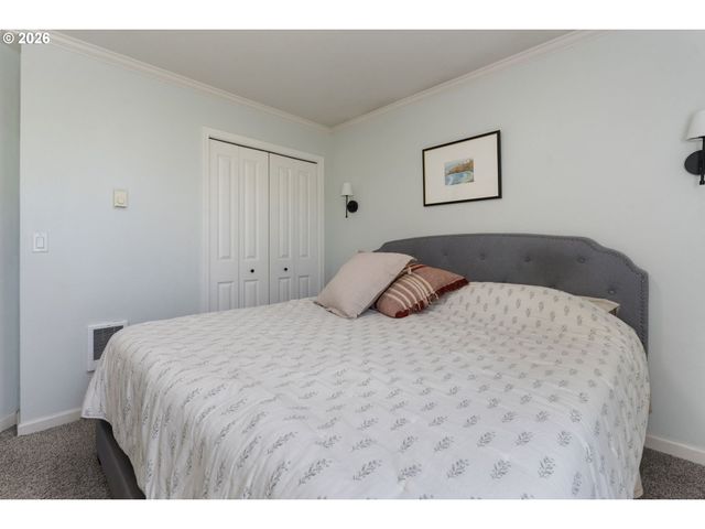 15056 Nw CENTRAL Dr 702, Portland, OR 97229