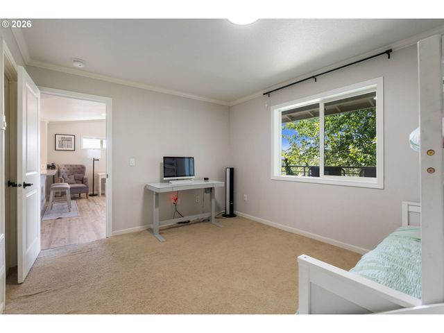 15056 Nw CENTRAL Dr 702, Portland, OR 97229