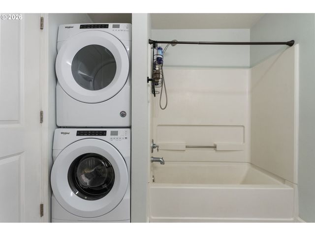 15056 Nw CENTRAL Dr 702, Portland, OR 97229