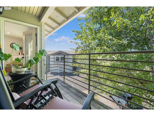 15056 Nw CENTRAL Dr 702, Portland, OR 97229