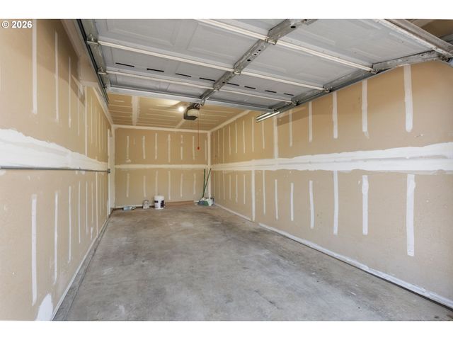 15056 Nw CENTRAL Dr 702, Portland, OR 97229