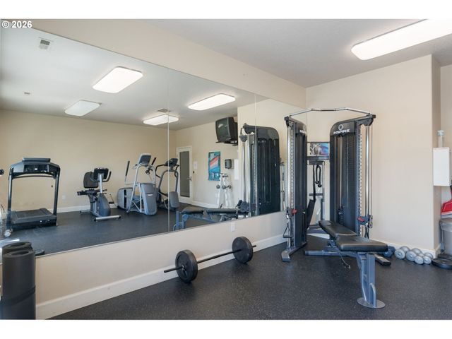 15056 Nw CENTRAL Dr 702, Portland, OR 97229
