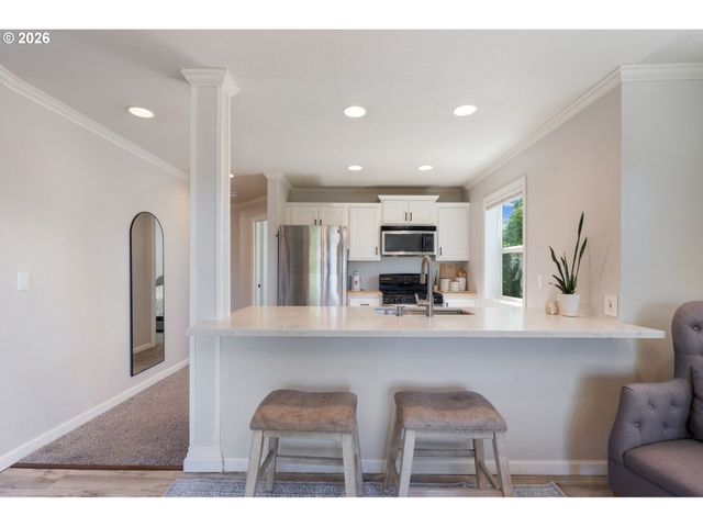 15056 Nw CENTRAL Dr 702, Portland, OR 97229