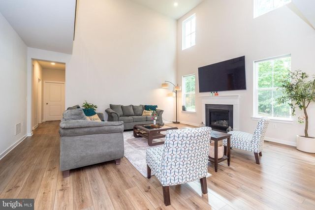 1025 MARIWILL DR, Quakertown, PA 18951