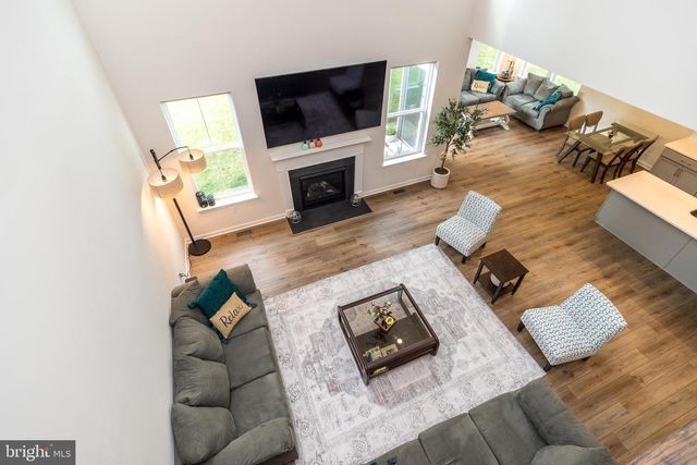 1025 MARIWILL DR, Quakertown, PA 18951