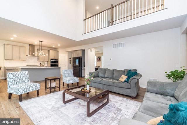 1025 MARIWILL DR, Quakertown, PA 18951