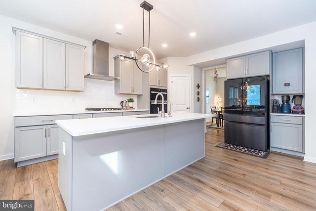 1025 MARIWILL DR, Quakertown, PA 18951