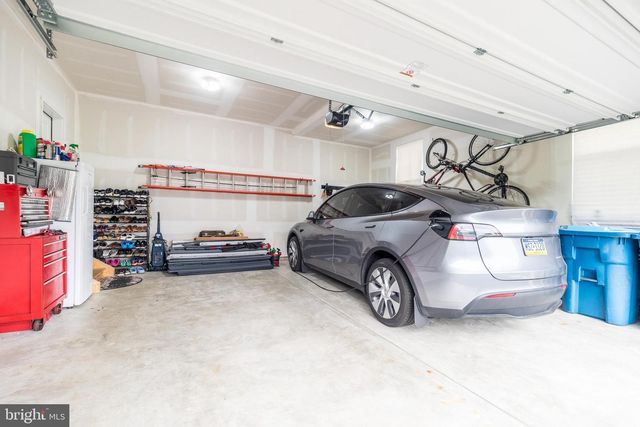1025 MARIWILL DR, Quakertown, PA 18951