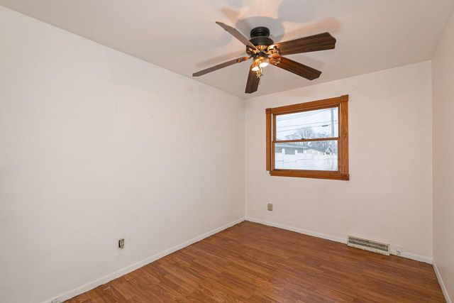 1235 E SYLVAN AVENUE, Appleton, WI 54915