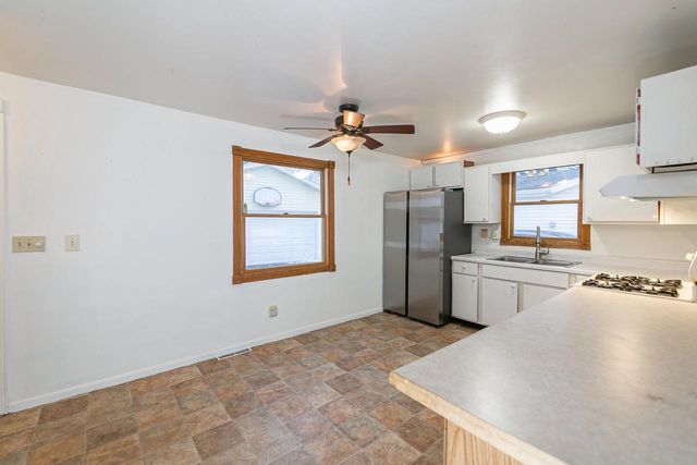 1235 E SYLVAN AVENUE, Appleton, WI 54915