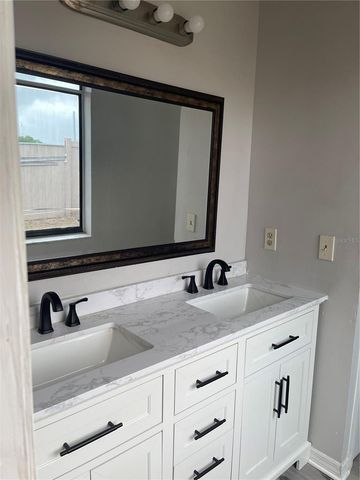 425 BLUE JACKET LN, Orlando, FL 32825