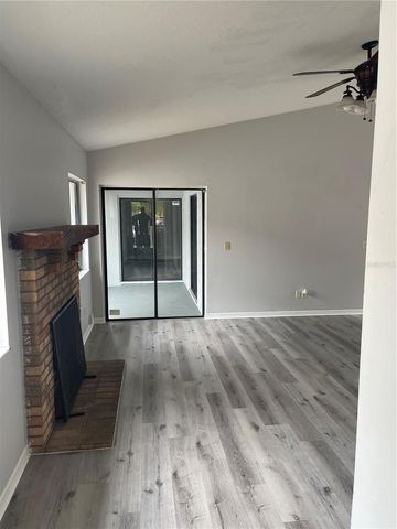 425 BLUE JACKET LN, Orlando, FL 32825