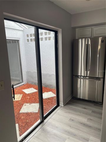 425 BLUE JACKET LN, Orlando, FL 32825