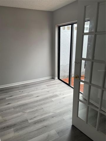 425 BLUE JACKET LN, Orlando, FL 32825