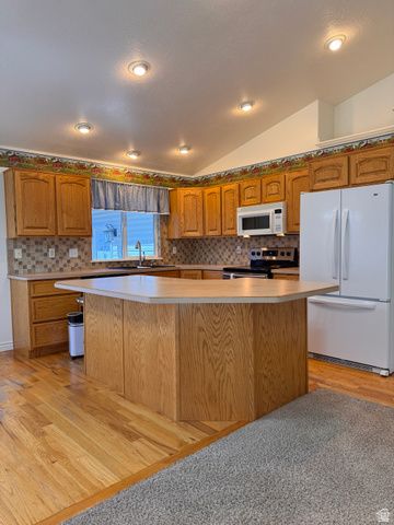 7922 S 2325 E, South Weber, UT 84405