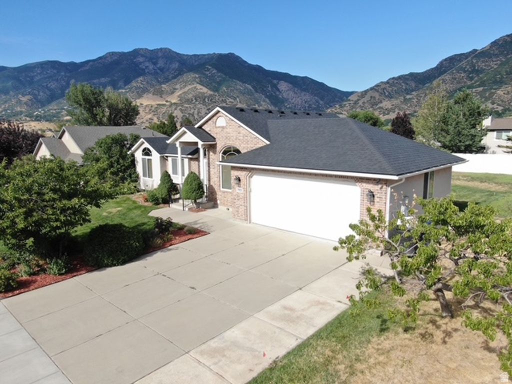 7922 S 2325 E, South Weber, UT 84405