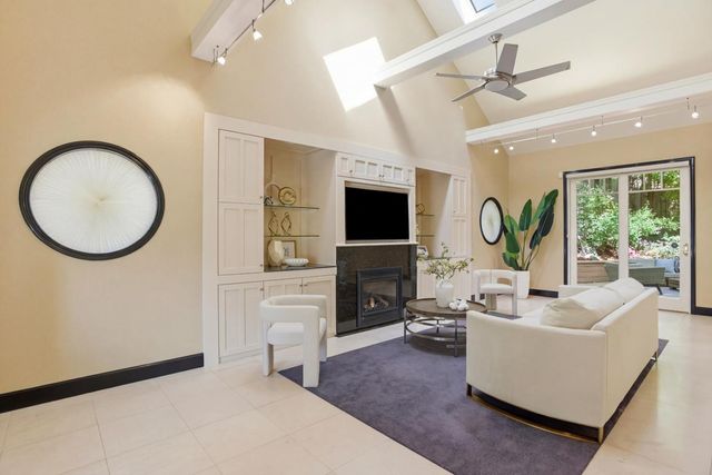 2060 Bunker Hill Drive, San Mateo, CA 94402