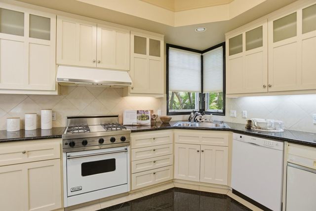 2060 Bunker Hill Drive, San Mateo, CA 94402