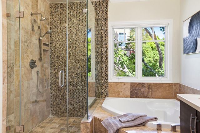 2060 Bunker Hill Drive, San Mateo, CA 94402