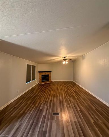 1214 Kansas ST, Suffolk, VA 23434