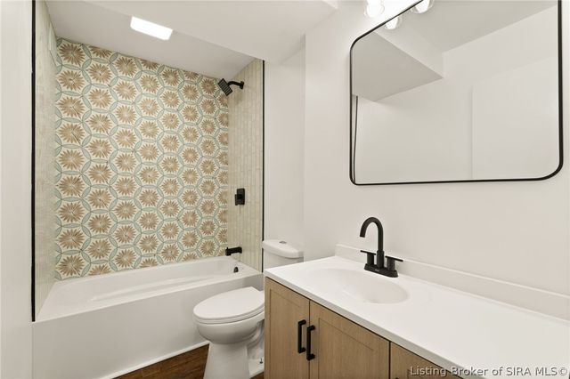 3015 Creek Ridge Drive, New Albany, IN 47150