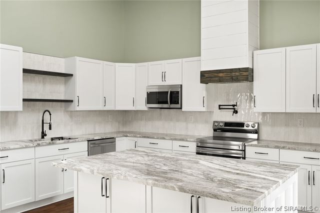 3015 Creek Ridge Drive, New Albany, IN 47150