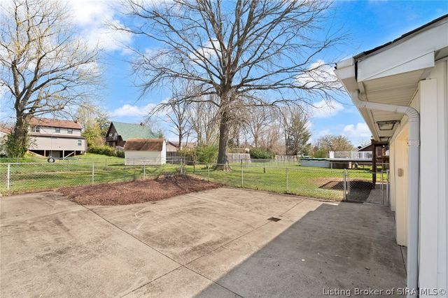 3015 Creek Ridge Drive, New Albany, IN 47150