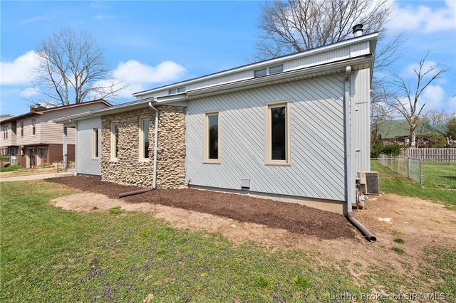 3015 Creek Ridge Drive, New Albany, IN 47150