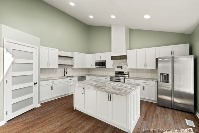 3015 Creek Ridge Drive, New Albany, IN 47150