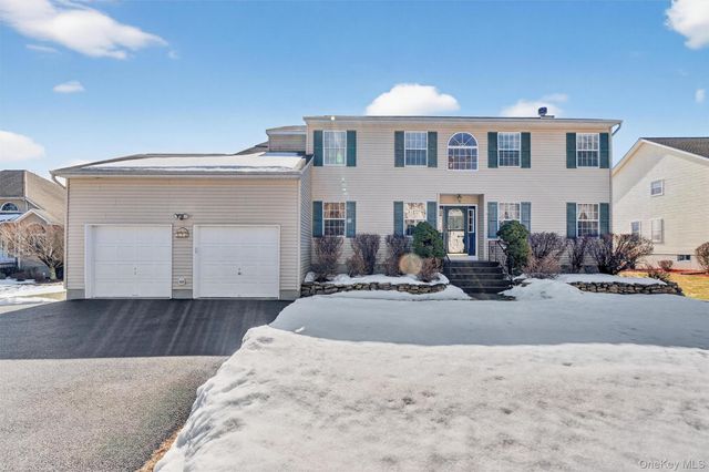 3 Windsor Garden Drive, New Windsor, NY 12553