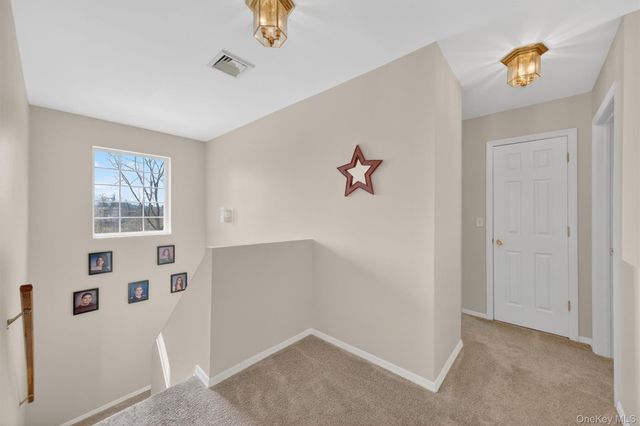 3 Windsor Garden Drive, New Windsor, NY 12553