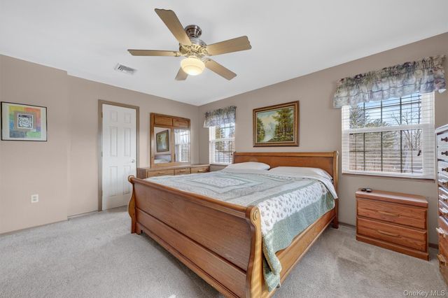 3 Windsor Garden Drive, New Windsor, NY 12553