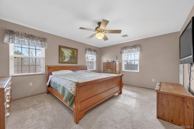 3 Windsor Garden Drive, New Windsor, NY 12553