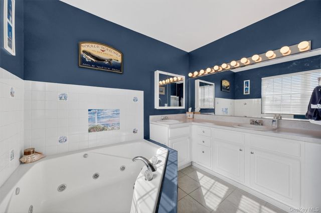 3 Windsor Garden Drive, New Windsor, NY 12553