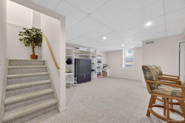 3 Windsor Garden Drive, New Windsor, NY 12553